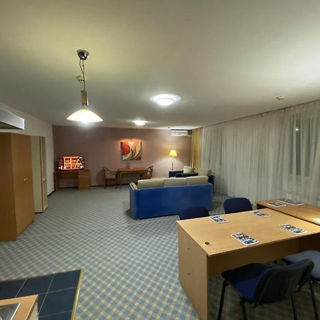 Green Hotel Atyrau Exterior photo
