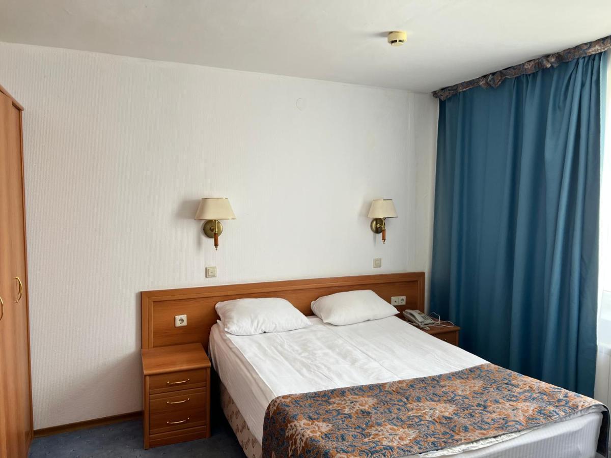 Green Hotel Atyrau Exterior photo