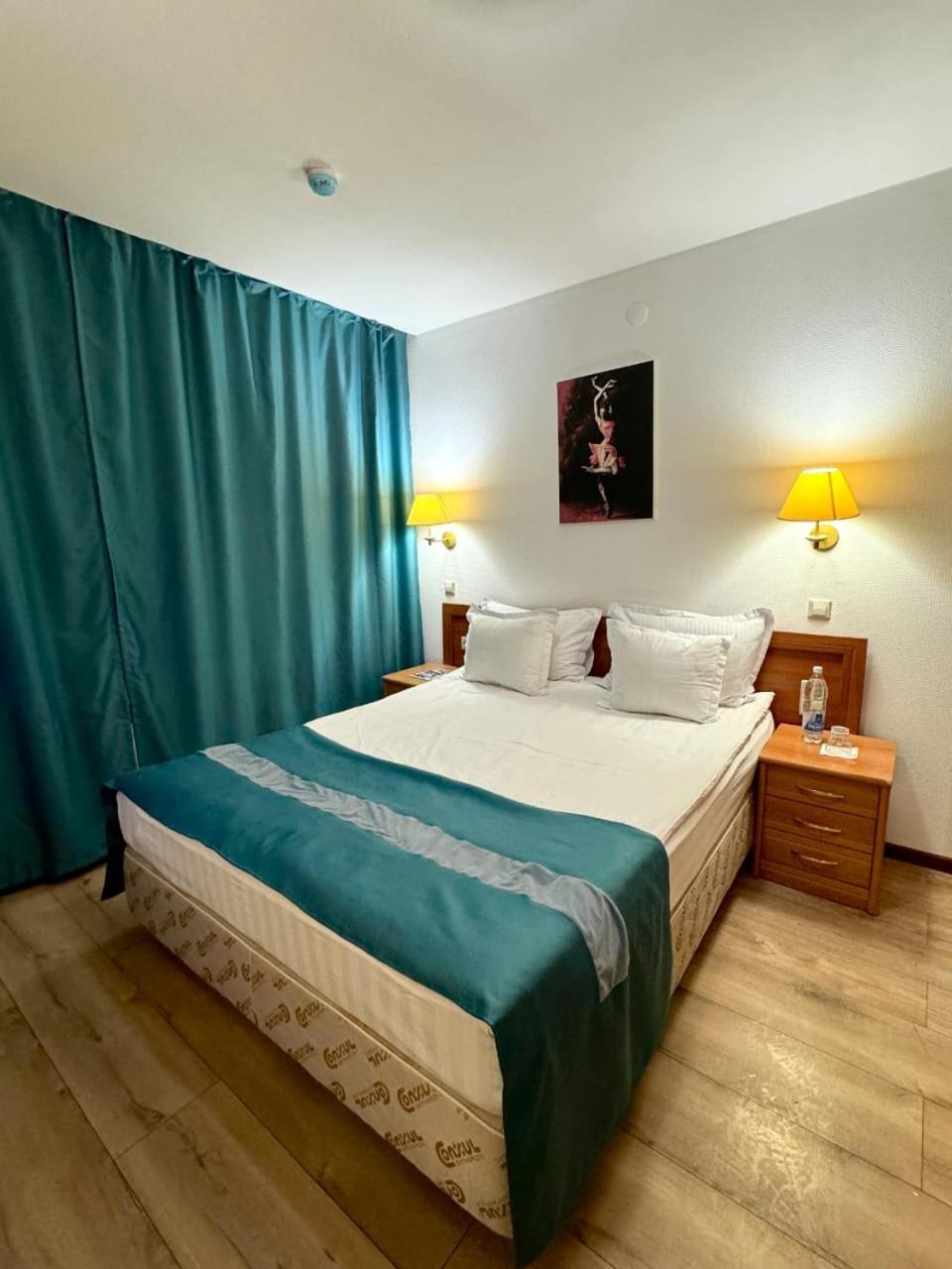 Green Hotel Atyrau Exterior photo