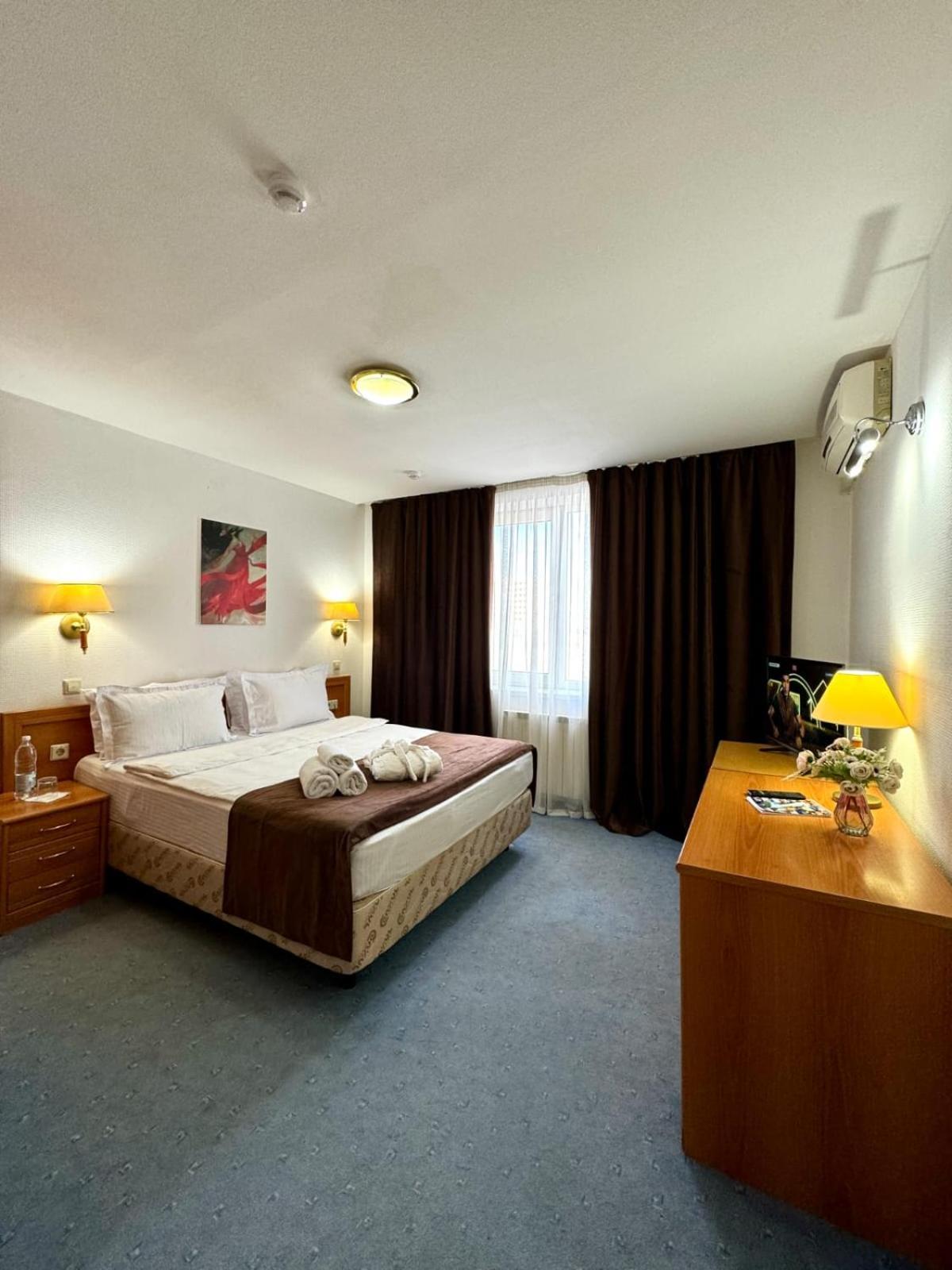 Green Hotel Atyrau Exterior photo