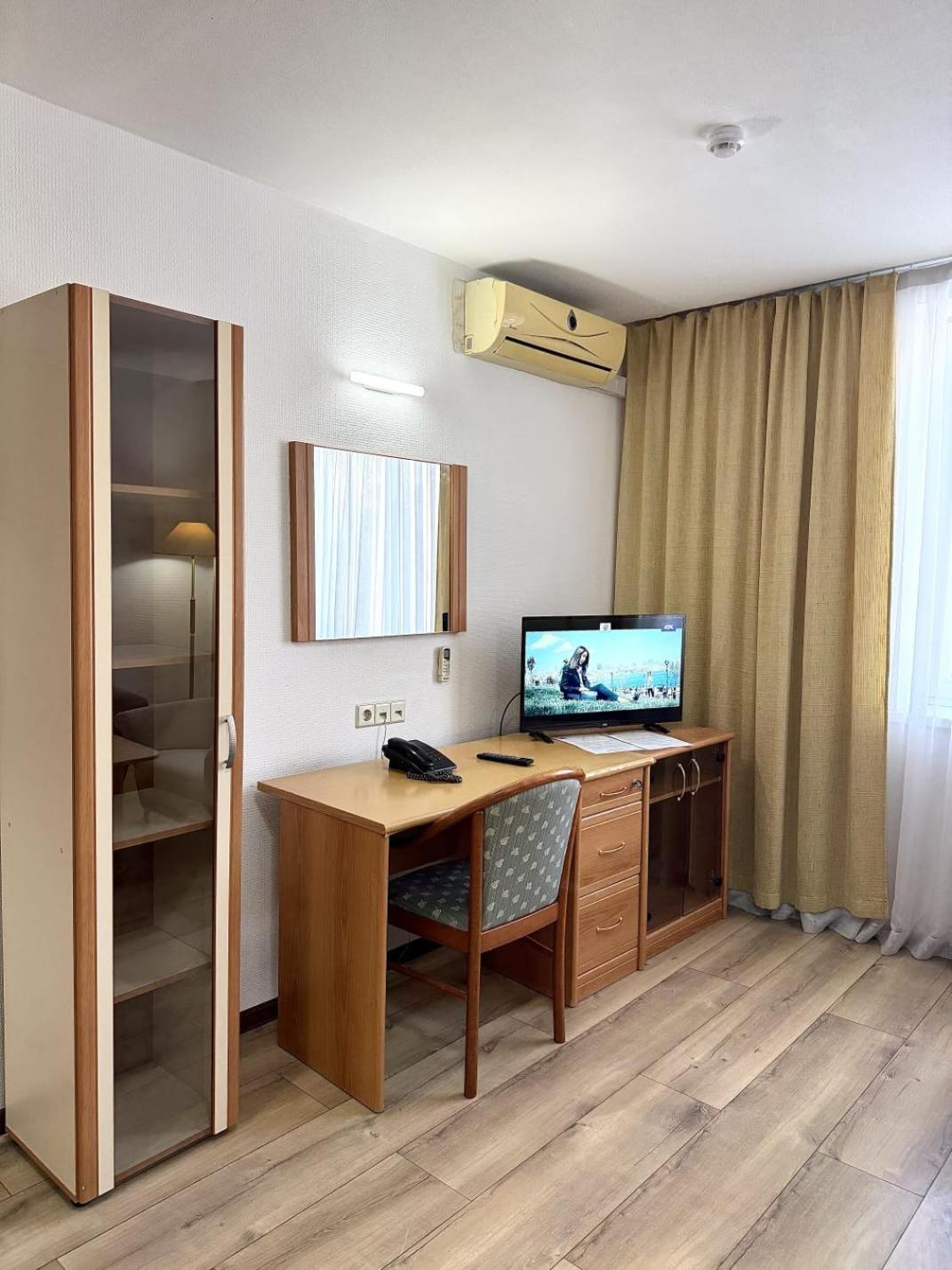Green Hotel Atyrau Exterior photo