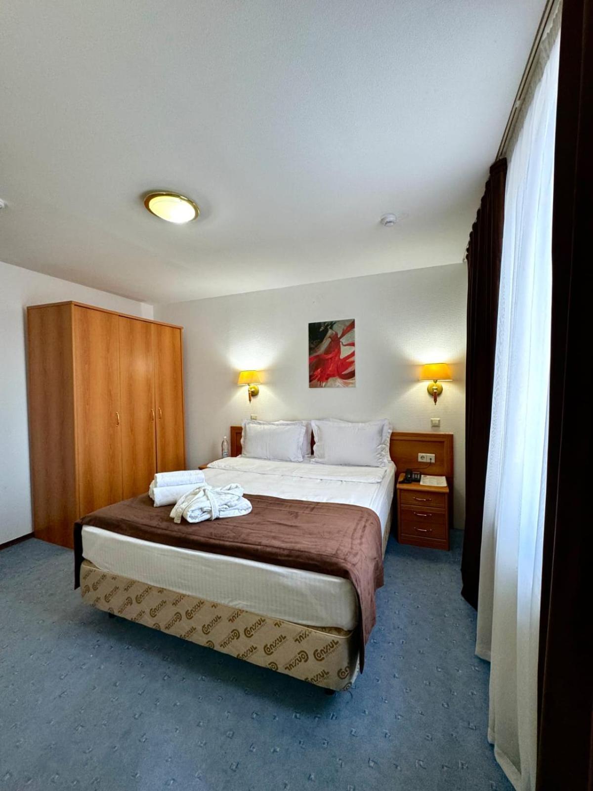 Green Hotel Atyrau Exterior photo