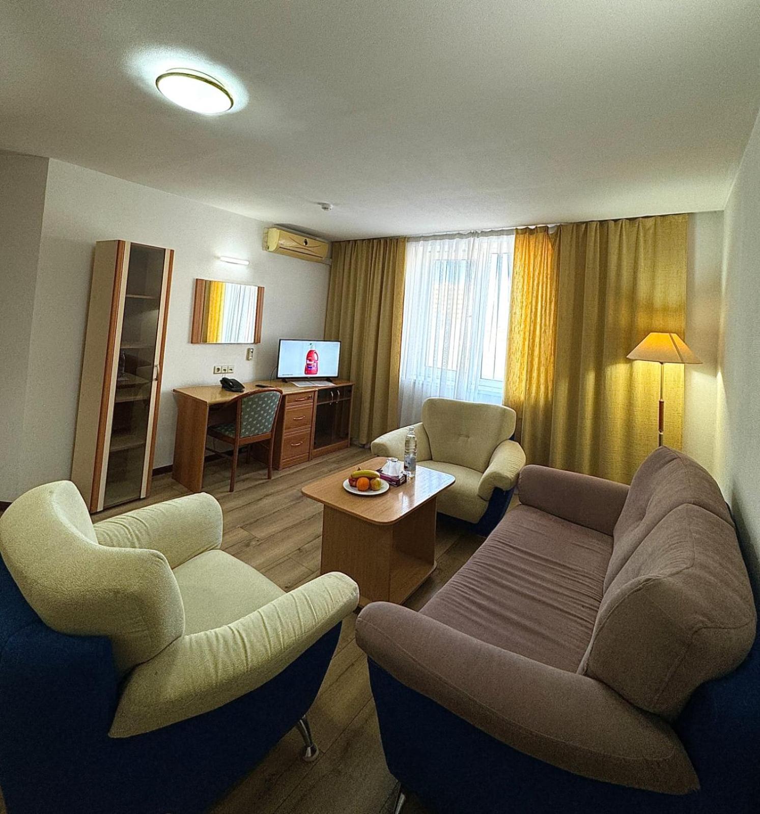 Green Hotel Atyrau Exterior photo