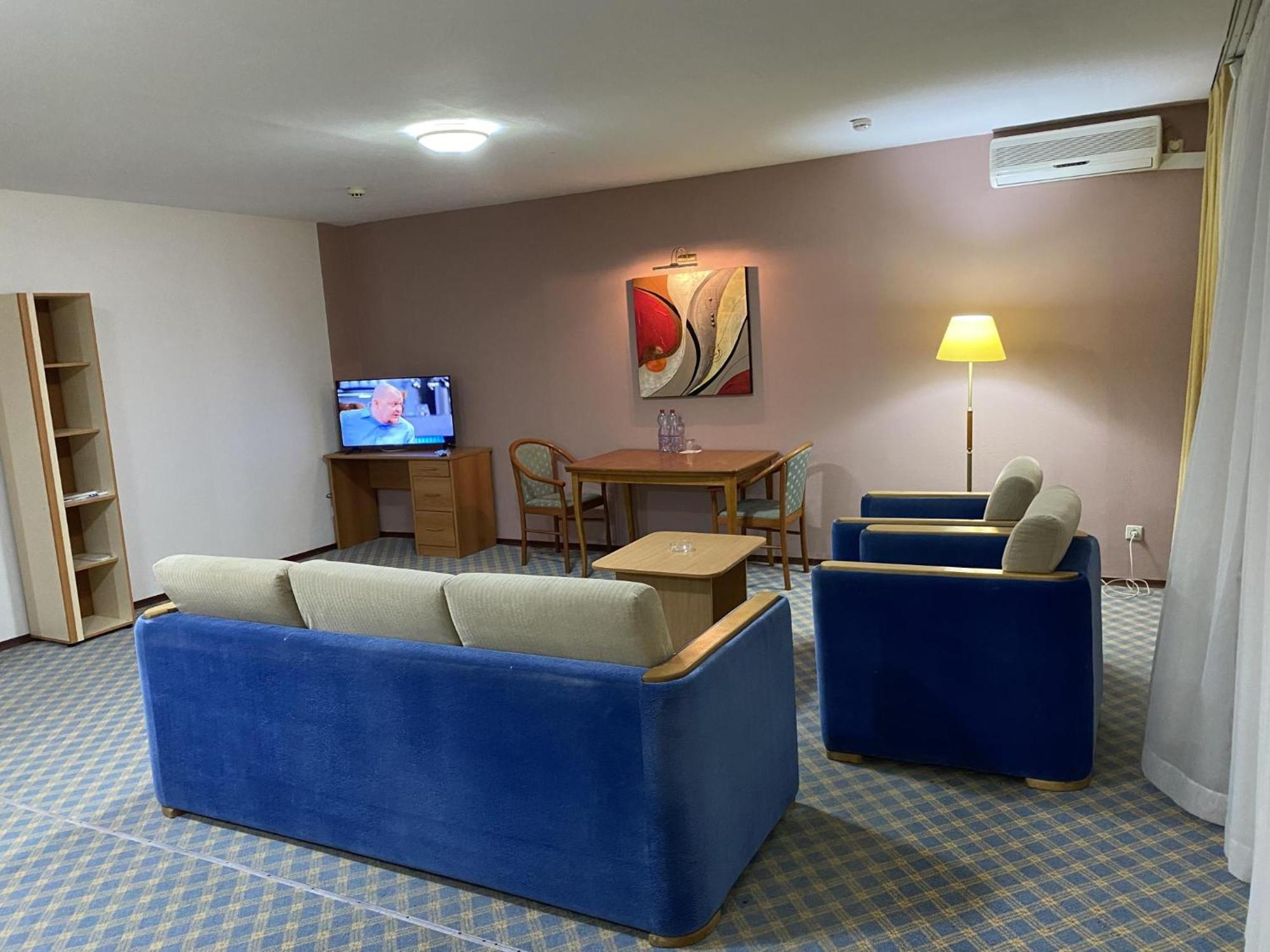 Green Hotel Atyrau Exterior photo